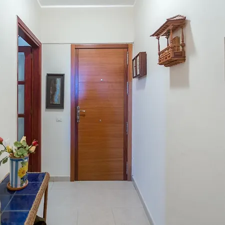 Front Line With Fantastic Terrace. Appartement *