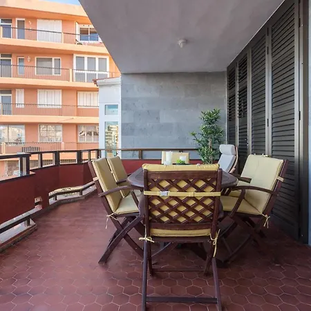 Front Line With Fantastic Terrace. Appartement *