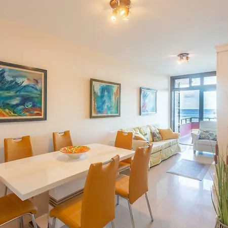 Front Line With Fantastic Terrace. Appartement Telde
