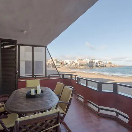 Front Line With Fantastic Terrace. Appartement *