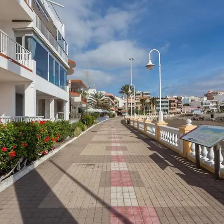 Front Line With Fantastic Terrace. 特尔德