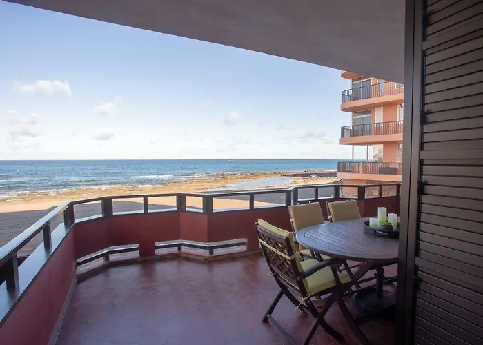 شقة Front Line With Fantastic Terrace. *