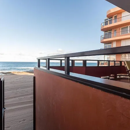 Front Line With Fantastic Terrace.