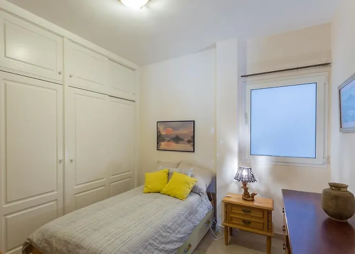 Front Line With Fantastic Terrace.