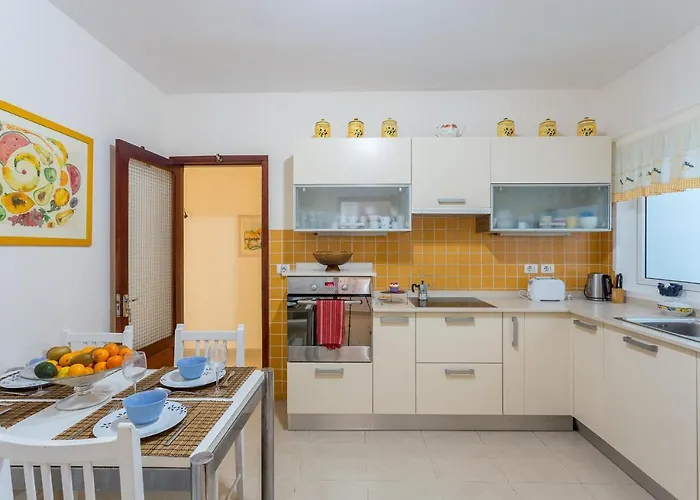 Front Line With Fantastic Terrace. Apartment *
